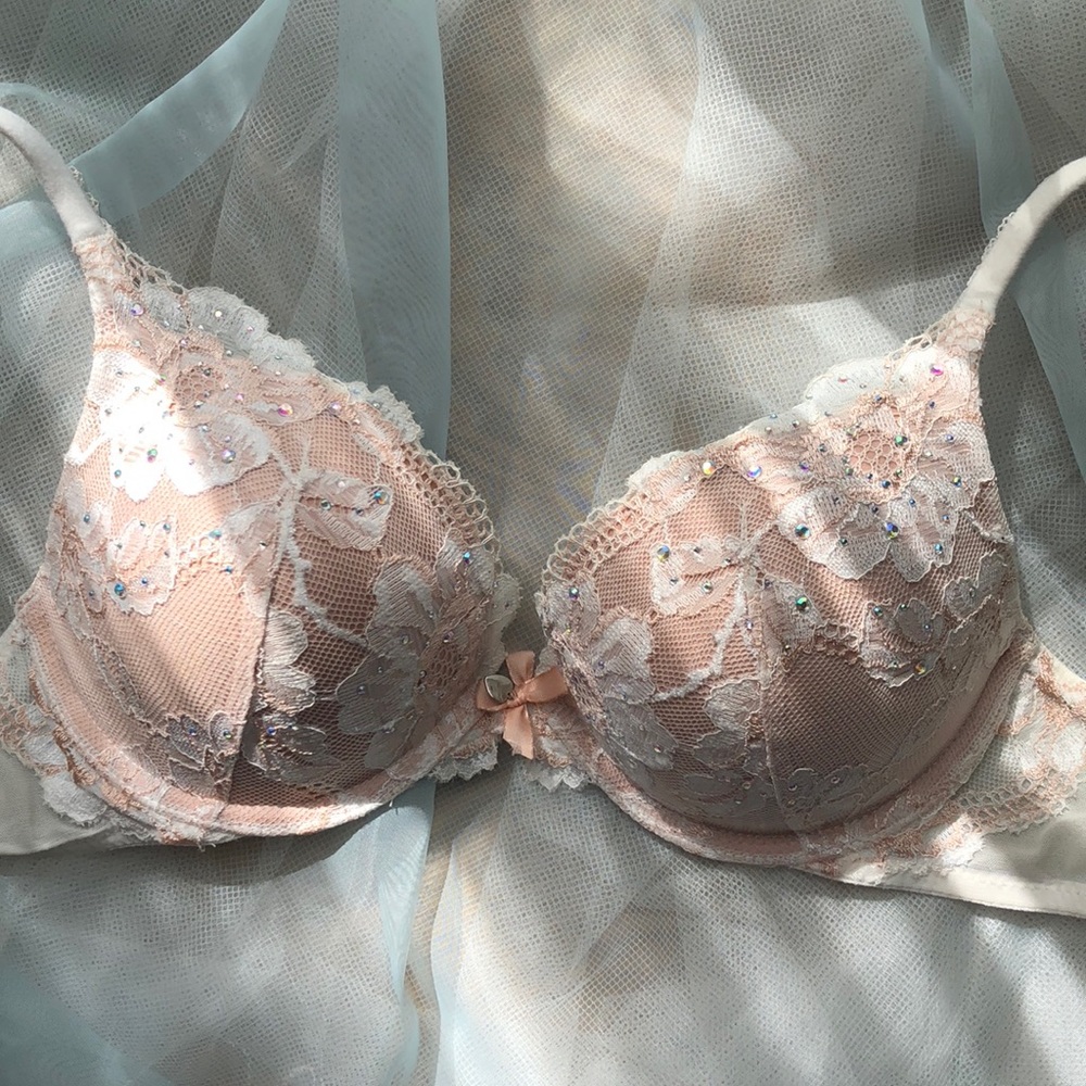 Victoria’s Secret bra